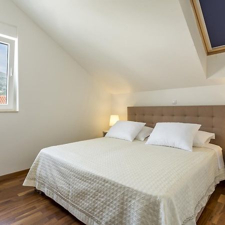 Luxury 3 Bed Apartment, Large Terrace, Pool, Close To Beach And Split! 珀德垂那 外观 照片