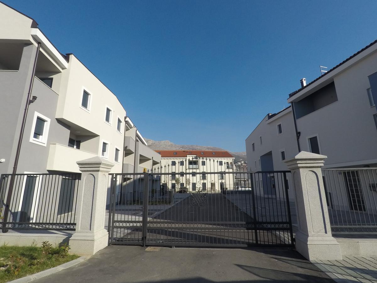 Luxury 3 Bed Apartment, Large Terrace, Pool, Close To Beach And Split! 珀德垂那 外观 照片