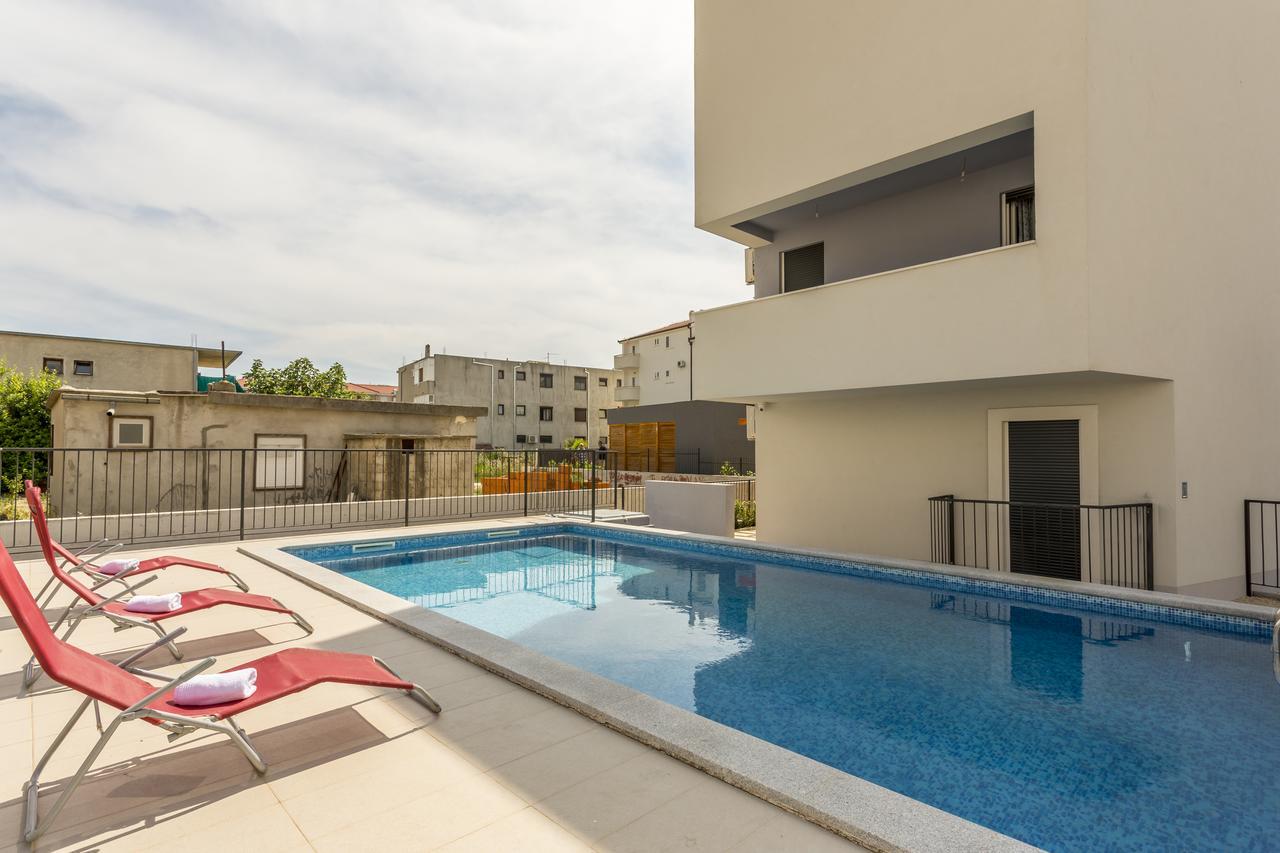 Luxury 3 Bed Apartment, Large Terrace, Pool, Close To Beach And Split! 珀德垂那 外观 照片