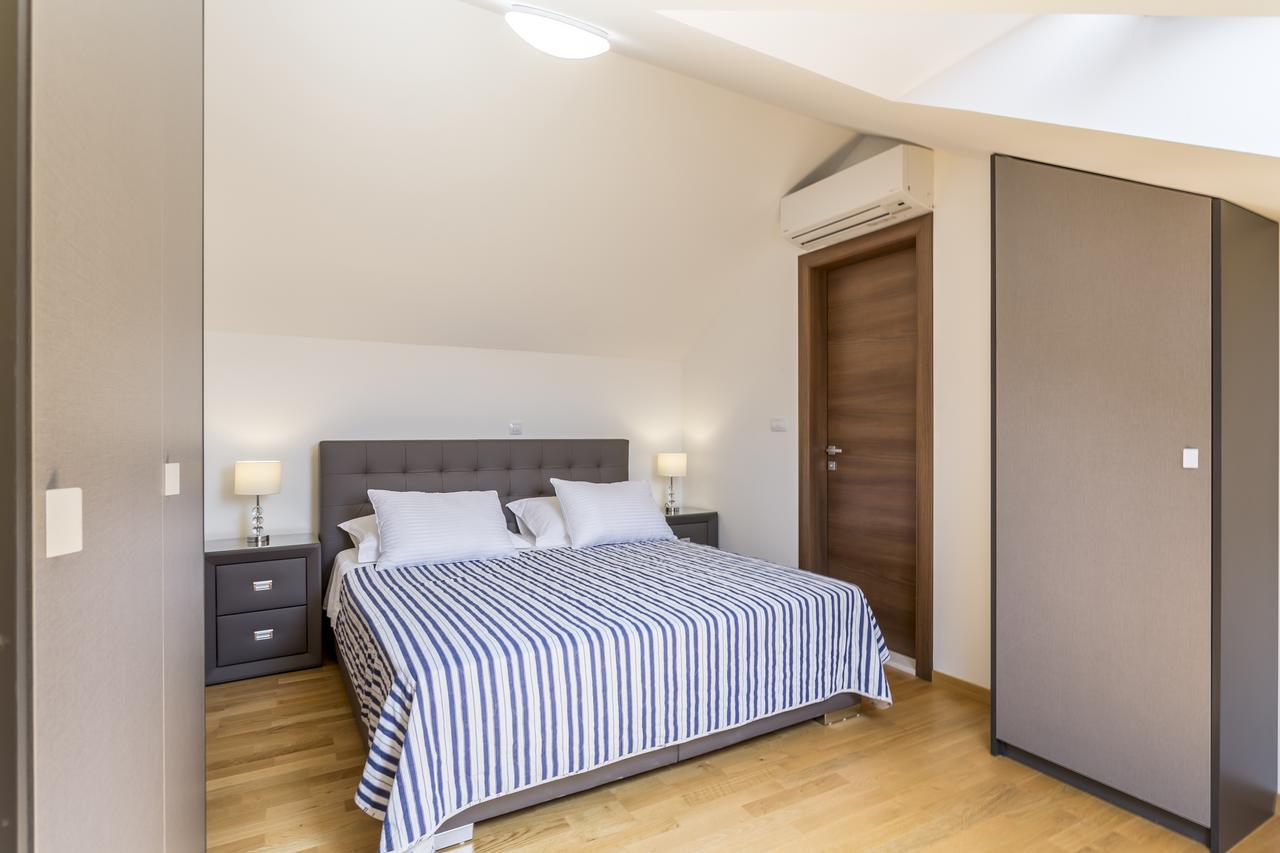 Luxury 3 Bed Apartment, Large Terrace, Pool, Close To Beach And Split! 珀德垂那 外观 照片