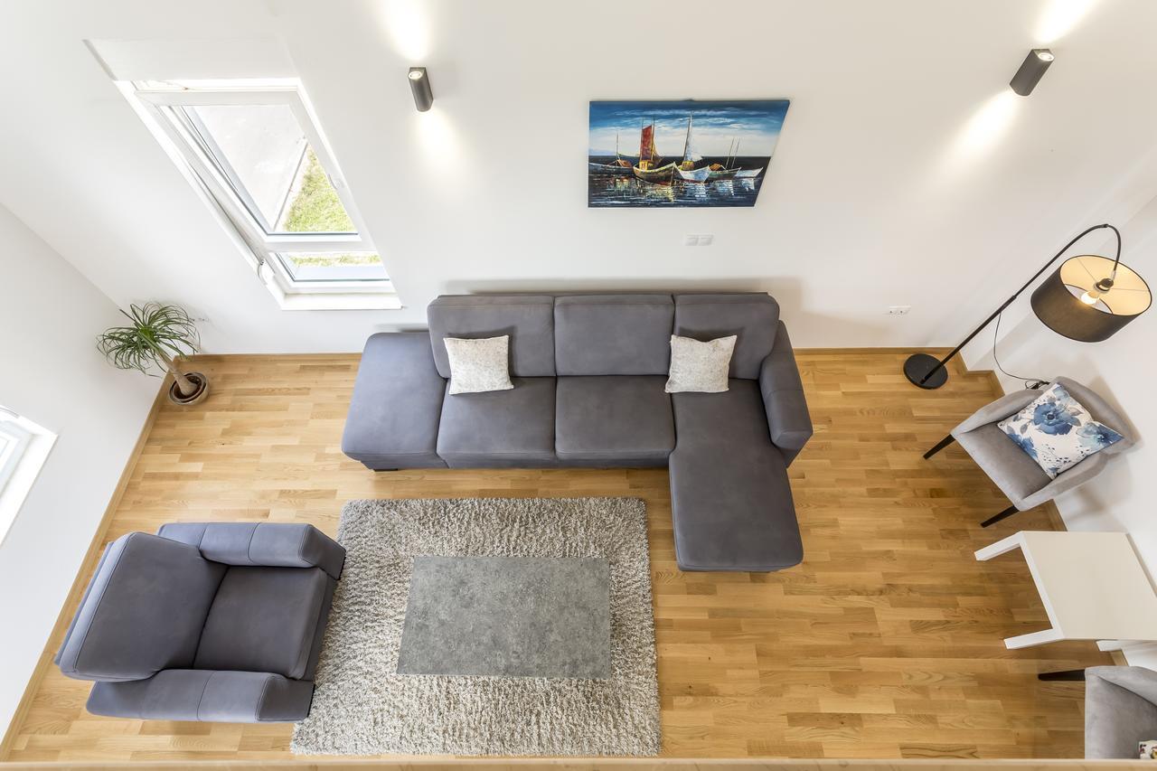 Luxury 3 Bed Apartment, Large Terrace, Pool, Close To Beach And Split! 珀德垂那 外观 照片