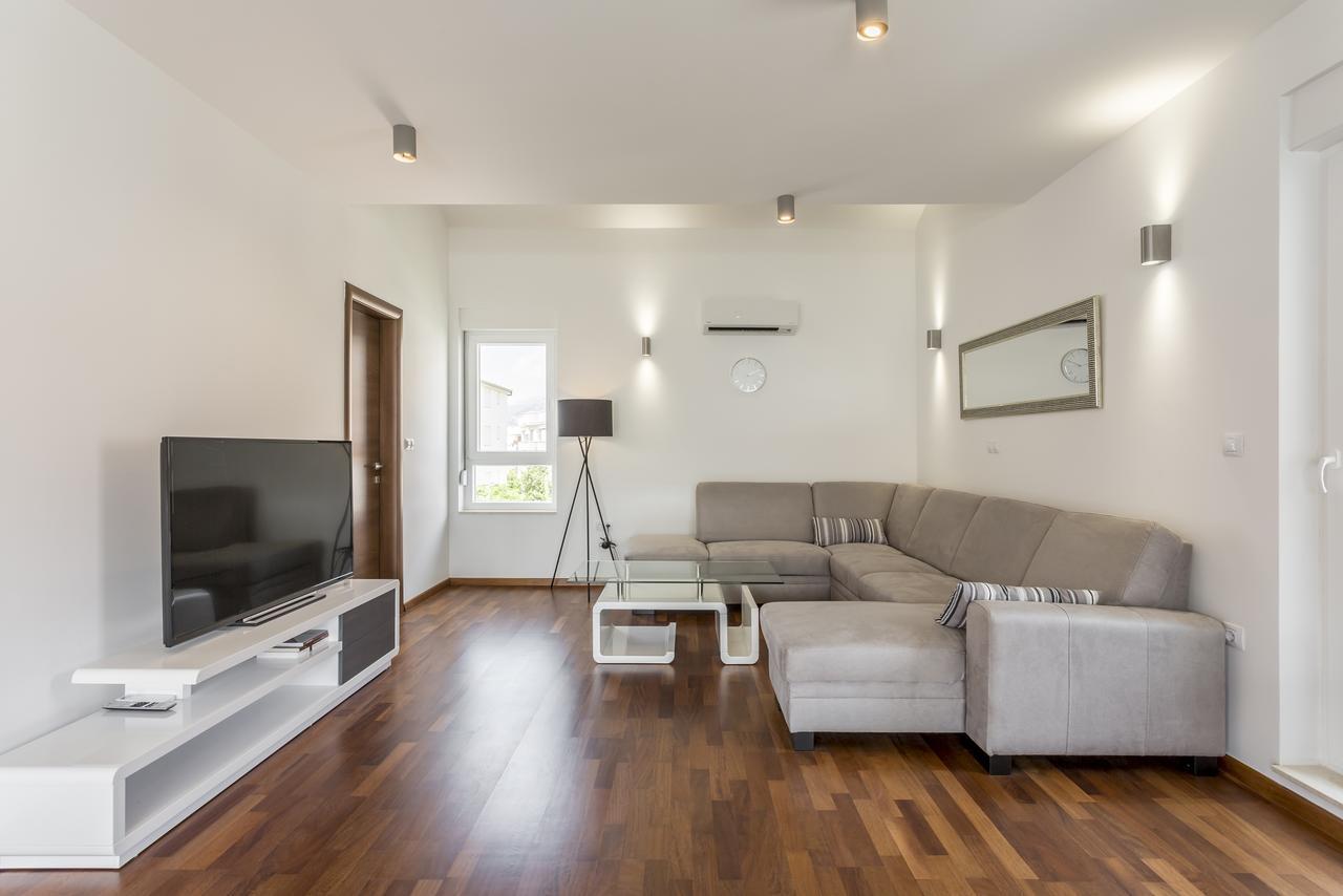 Luxury 3 Bed Apartment, Large Terrace, Pool, Close To Beach And Split! 珀德垂那 外观 照片