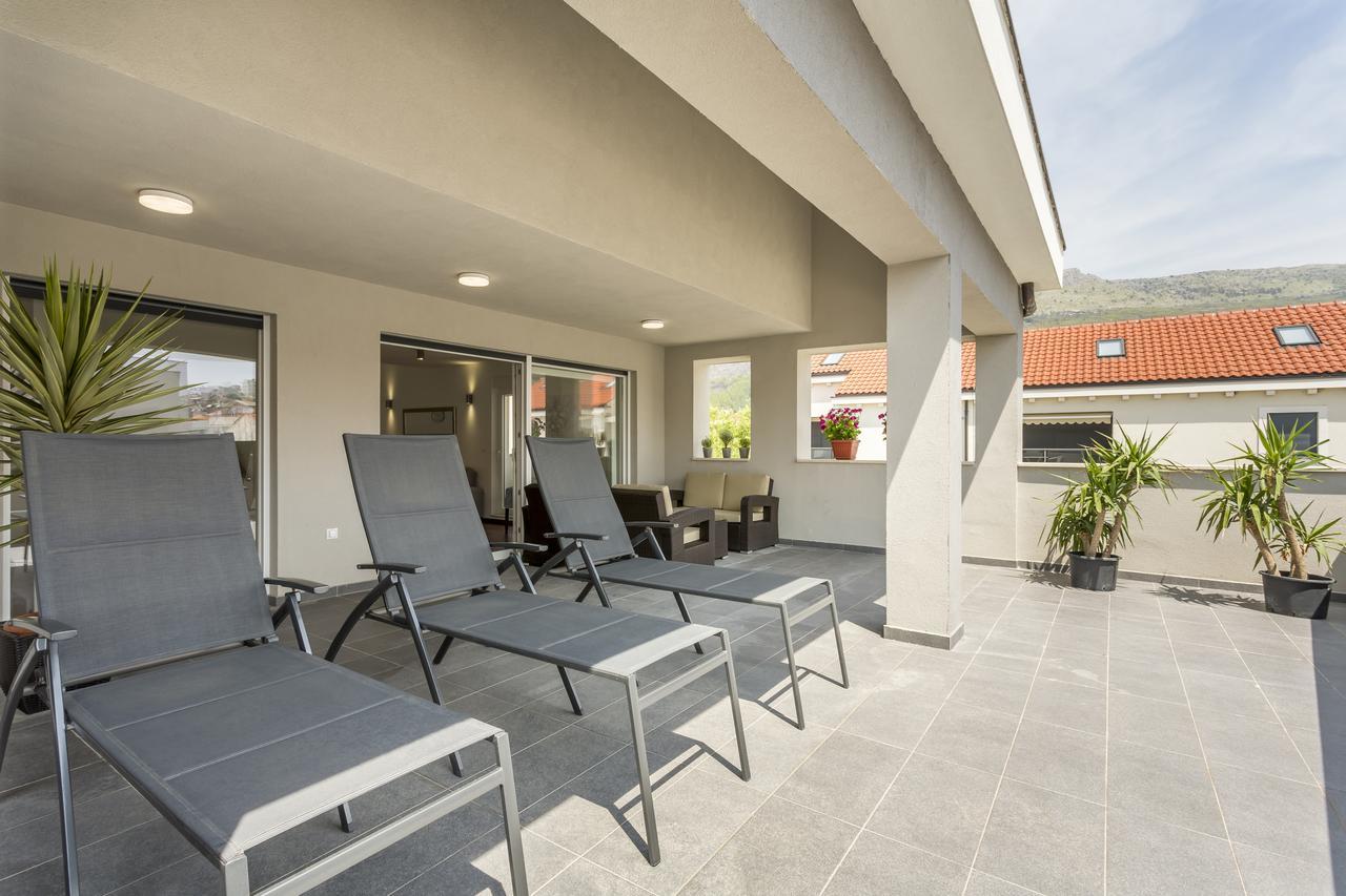 Luxury 3 Bed Apartment, Large Terrace, Pool, Close To Beach And Split! 珀德垂那 外观 照片